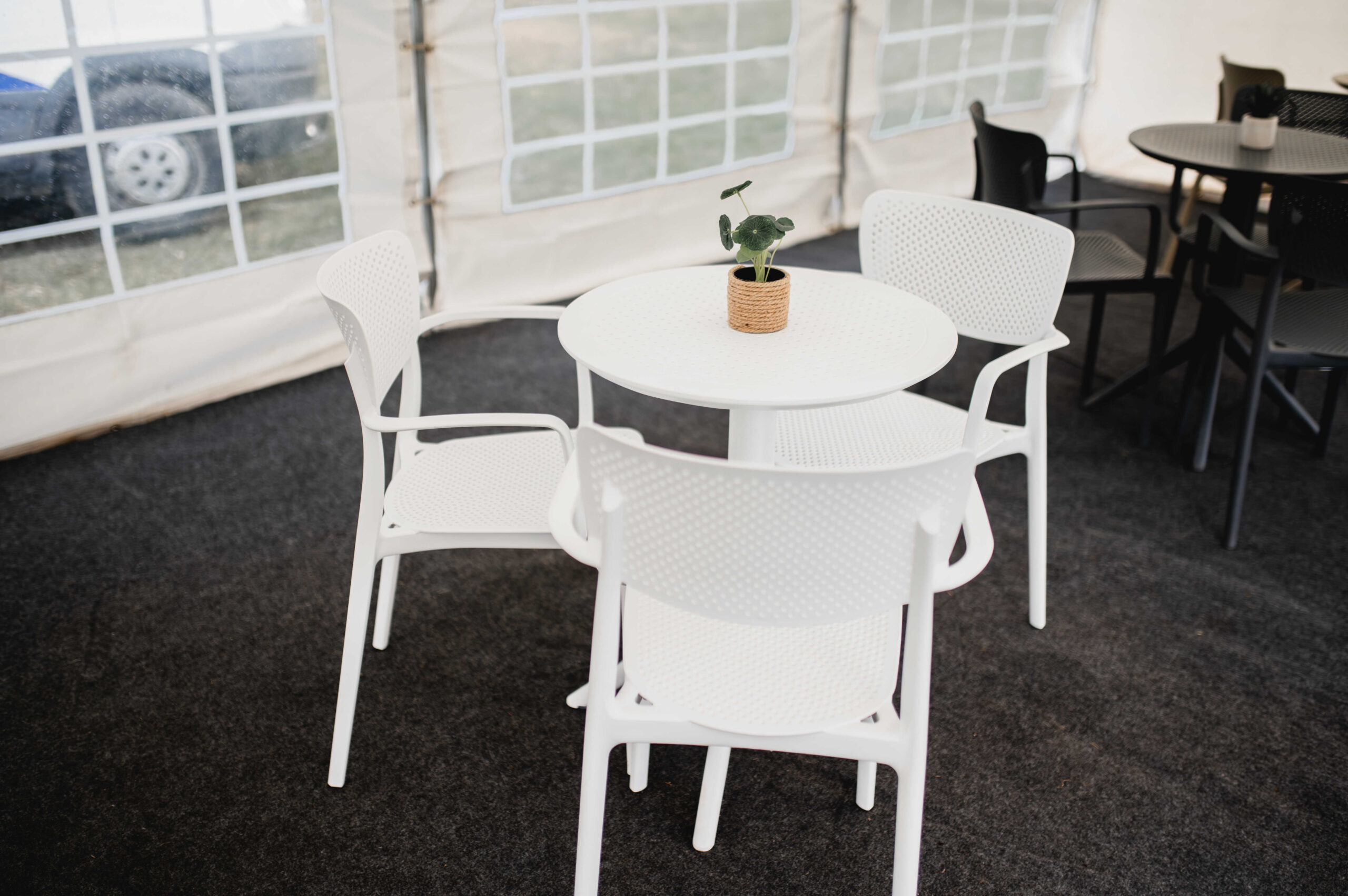 Összecsukható_asztal_fehér_optimized