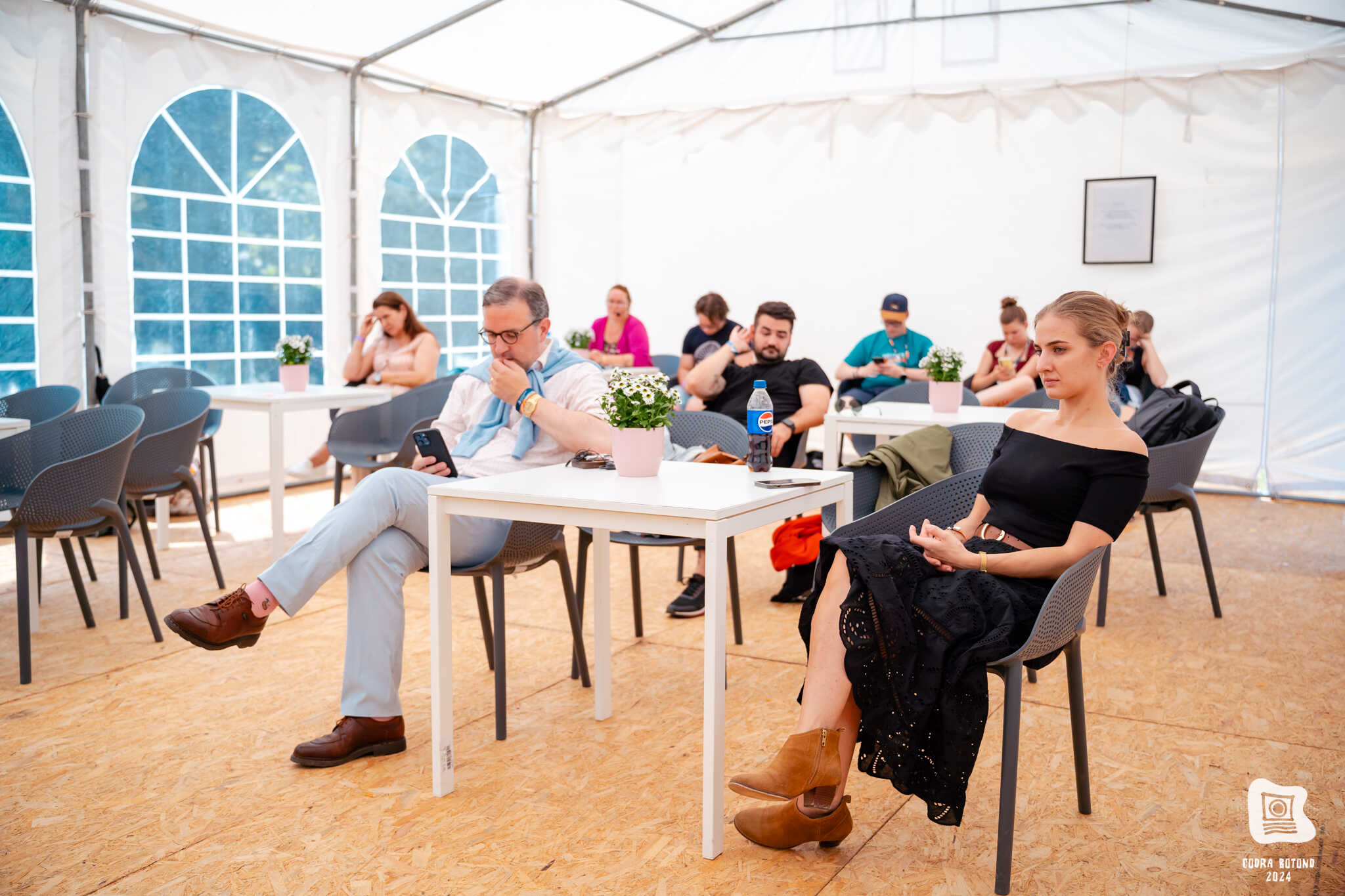 feher-asztal_optimized