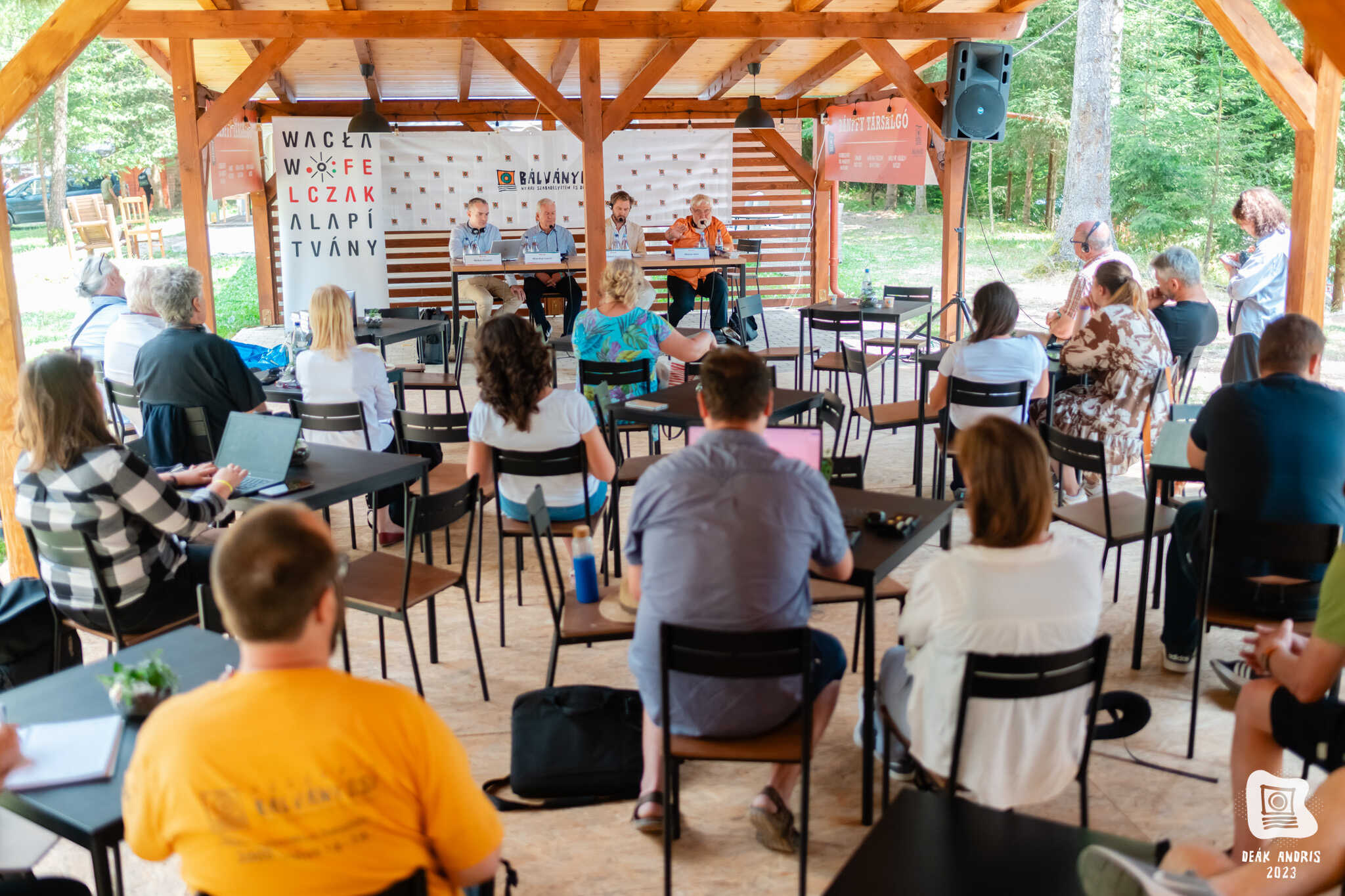 fekete-asztalok_1_optimized